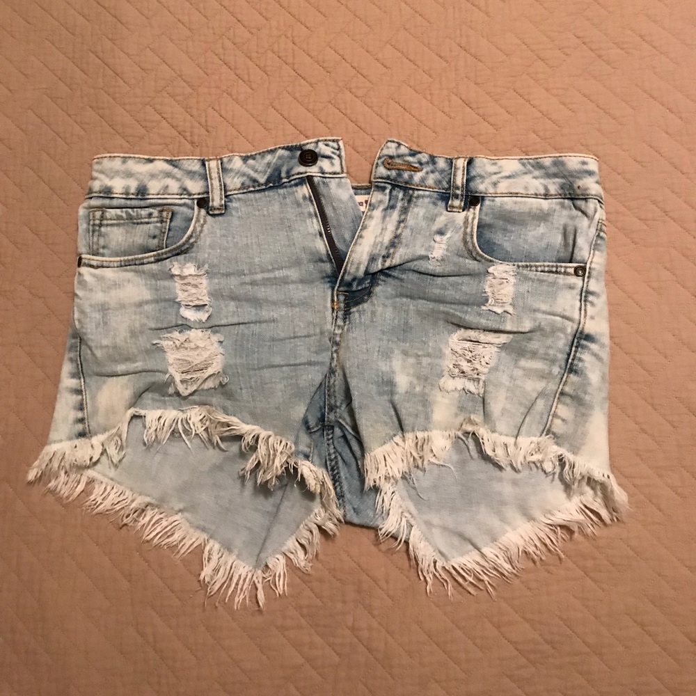 Cutoff denim shorts
